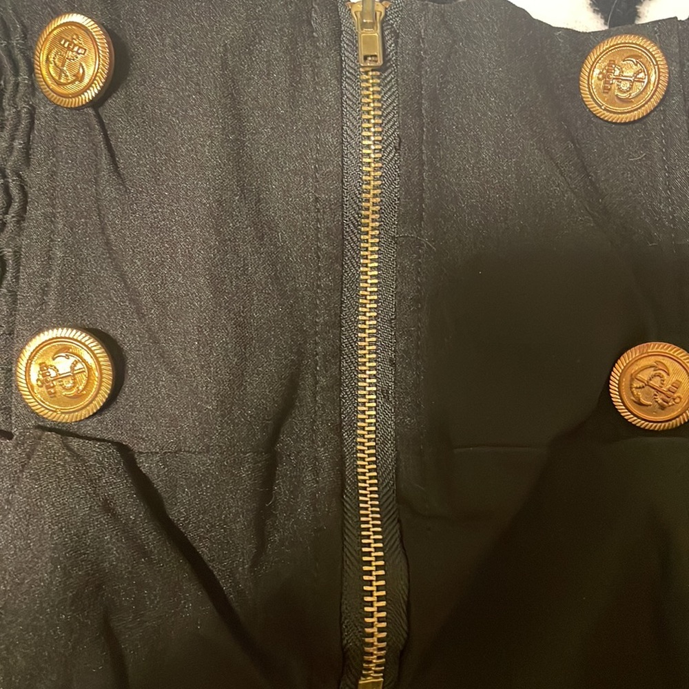 Shorts - Picture 2 of 4